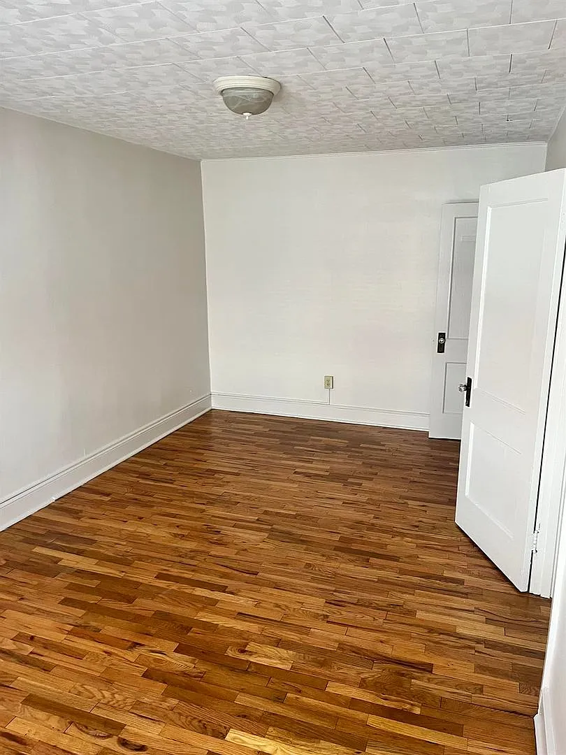 1319 Grand Ave. — Photo 4