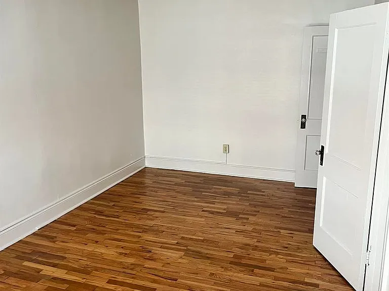1319 Grand Ave. — Photo 4