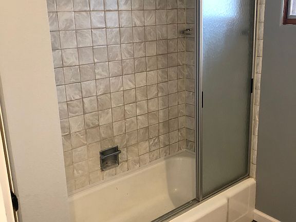 5th image of 1114 Landgraf Dr