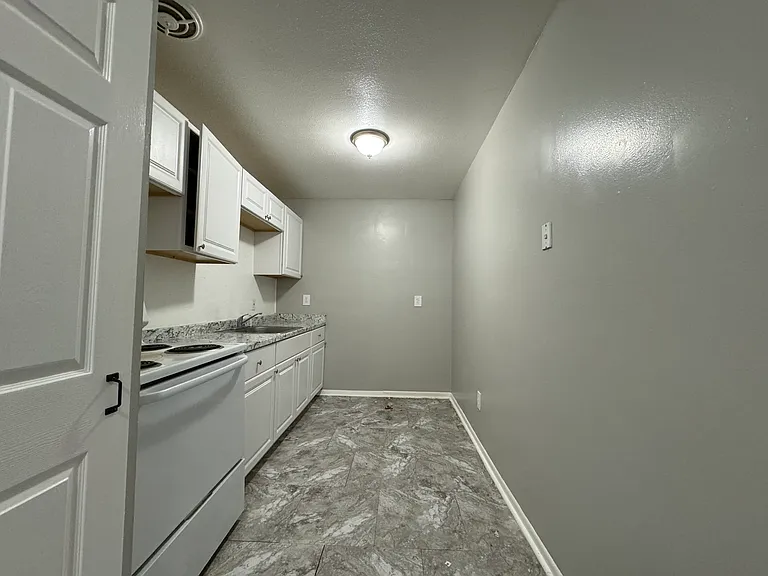 279B Oakville Ave #B32 — Photo 5