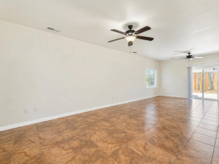 4426 Valpariso Way — Photo 8