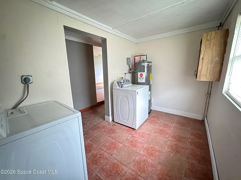 2506 Stratford Dr — Photo 16