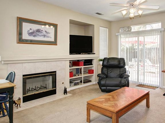 3rd image of 1813 Lowe Dr