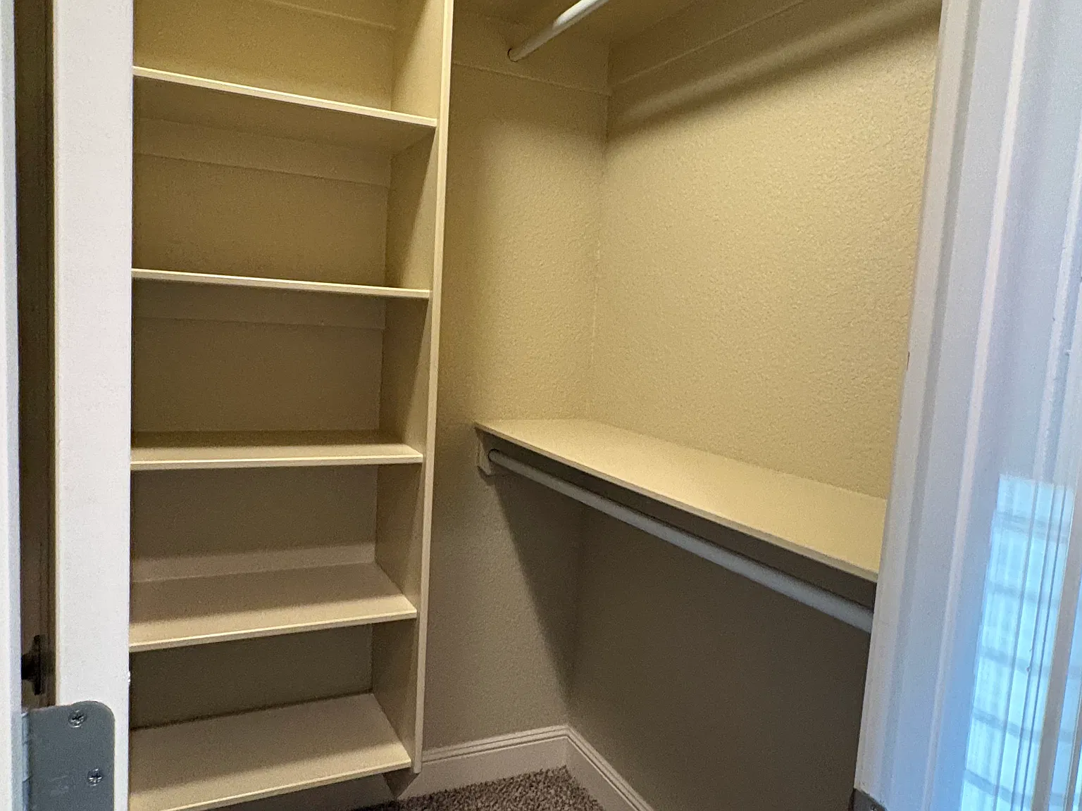 4 bed, 2.5 bath, 2350 sqft, $2,100 — Photo 3