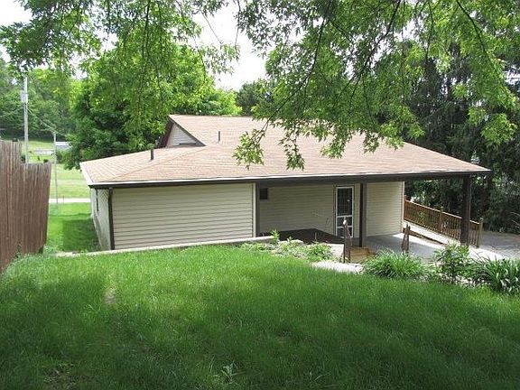 5th image of 317 Aitken Ave