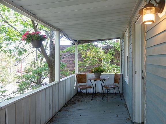 2nd image of 2057 Fairview Ave #B