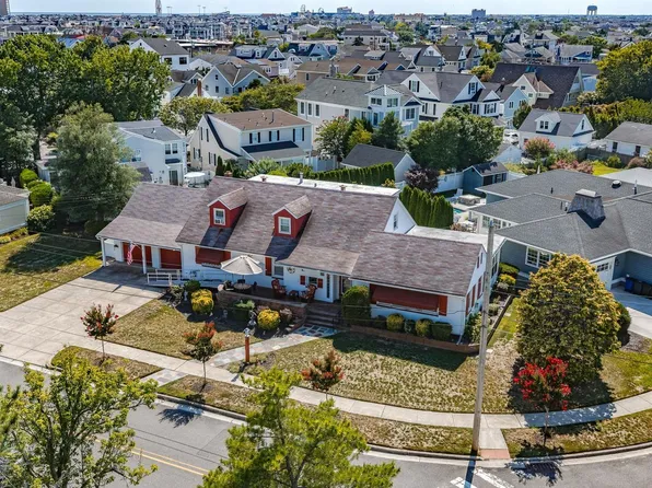 2 Holly Tree Rd, Ocean City, NJ 08226