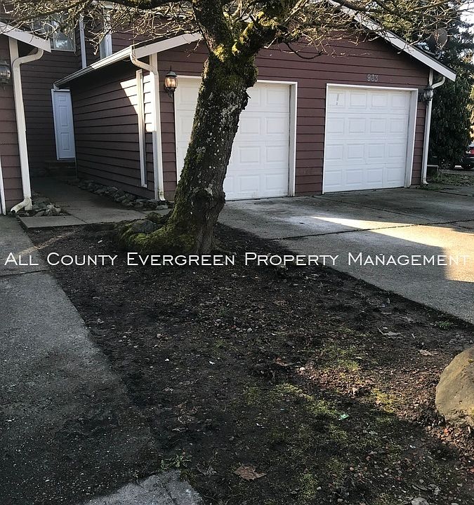 1st image of 985 26th Pl NE