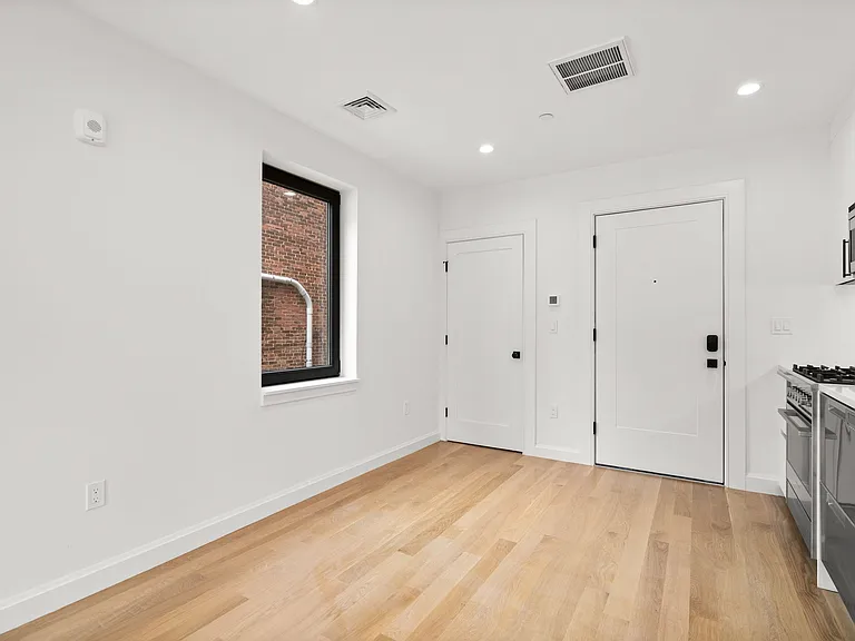 1618 Beacon St #3 — Photo 8