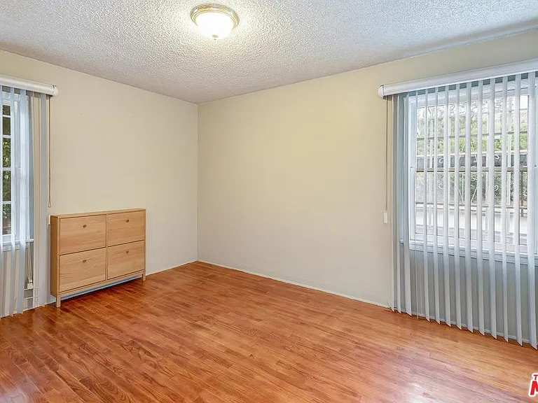 4137 Perlita Ave #B — Photo 11