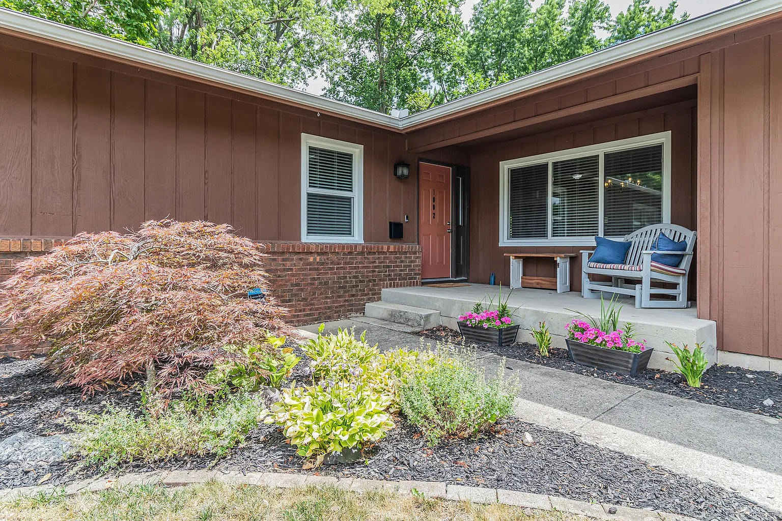 1002 Scovill St photo 1