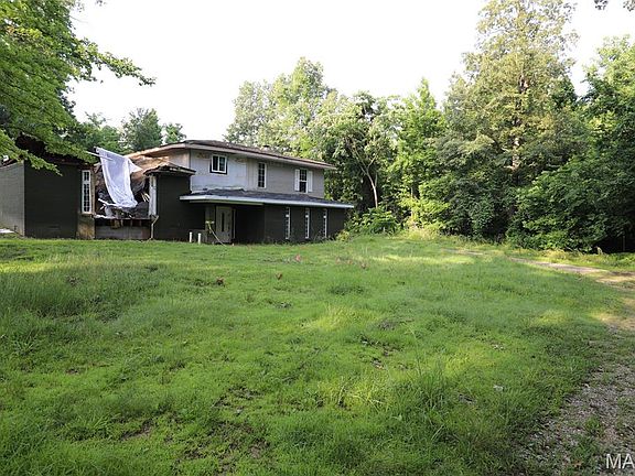 3rd image of 90 Southland Dr