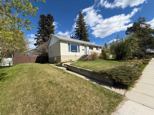 4512 5th Ave, Edson, AB T7E 1B9