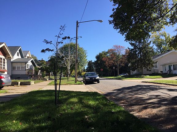 5th image of 33 Dean St NE
