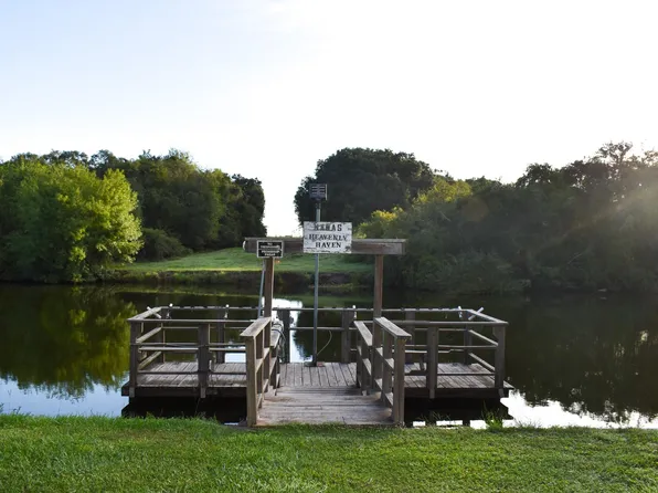 494 Catamaran Cir, Blessing, TX 77419