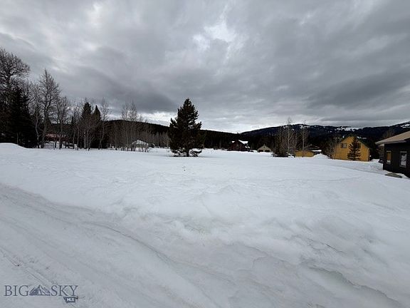 3rd image of 40 Bull Elk Rd