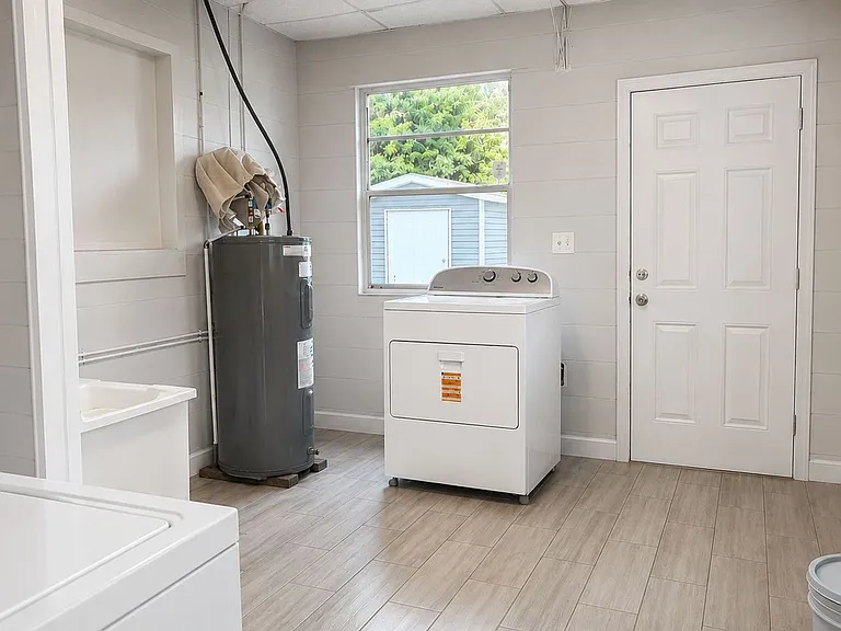 7702 Arezzo Ave — Photo 11