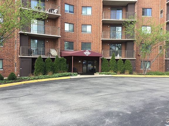 2nd image of 1 Bloomingdale Pl APT 215
