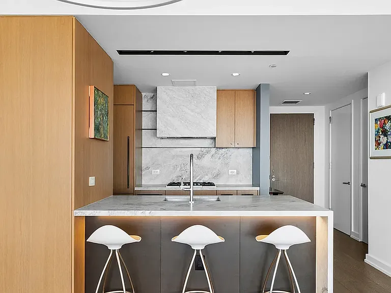 50 Bridge Park Dr #20E — Photo 5