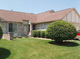 42619 Cedar Ridge Dr, Clinton Township, MI 48038