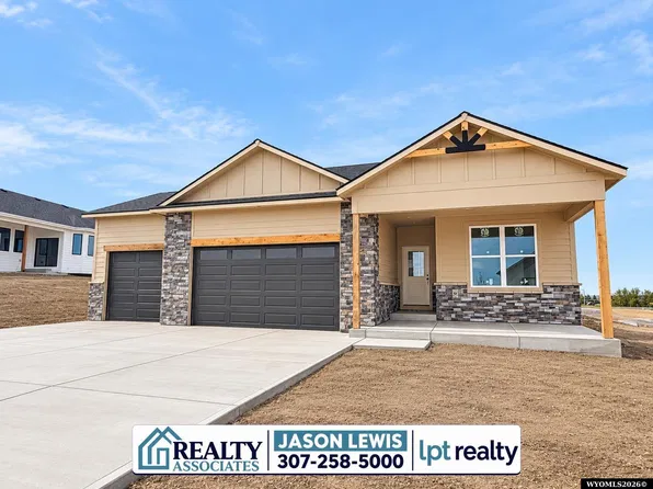 2150 Heathrow Ave, Casper, WY 82609