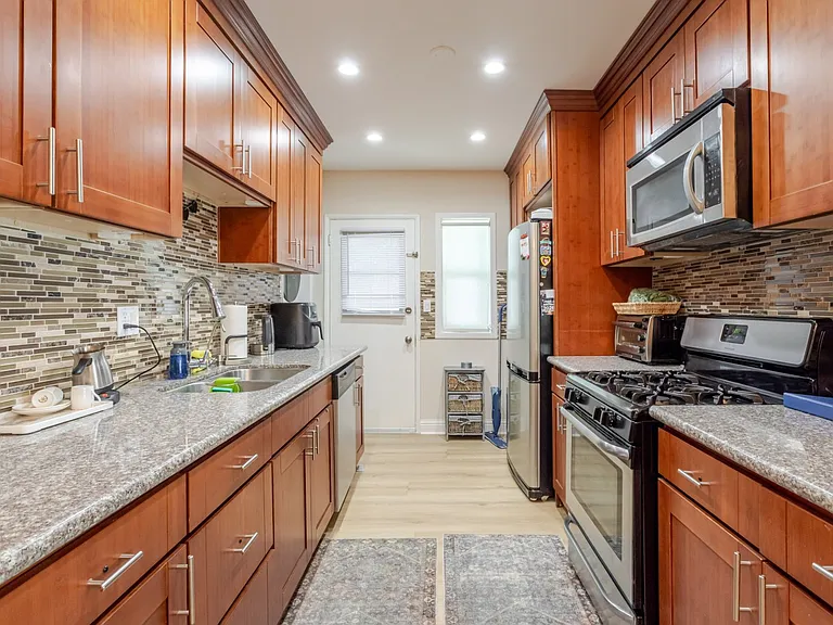 10619 Mountair Ave — Photo 15