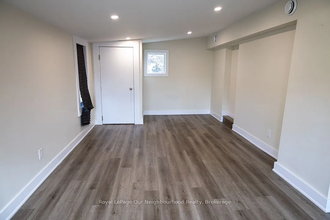 3 bed, $1,899 — Photo 1