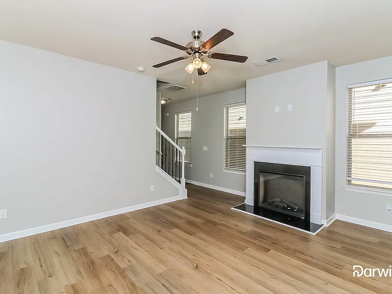 1620 Potomac Ct — Photo 7