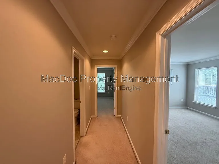 1404 Graham Dr — Photo 59