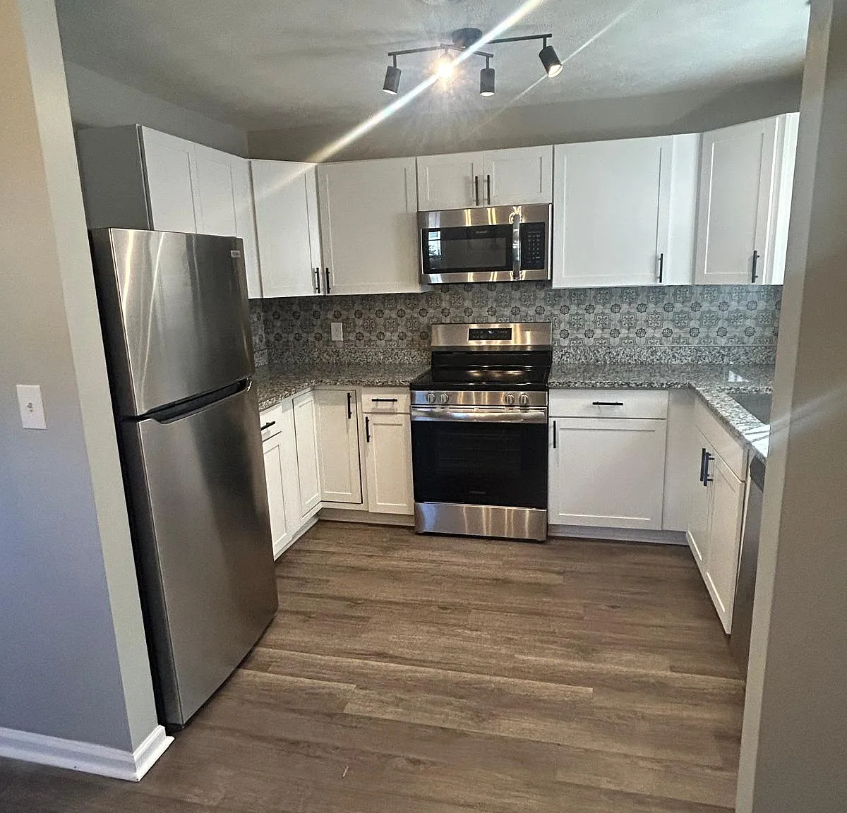 3 bed, 2.5 bath, $1,795 — Photo 1