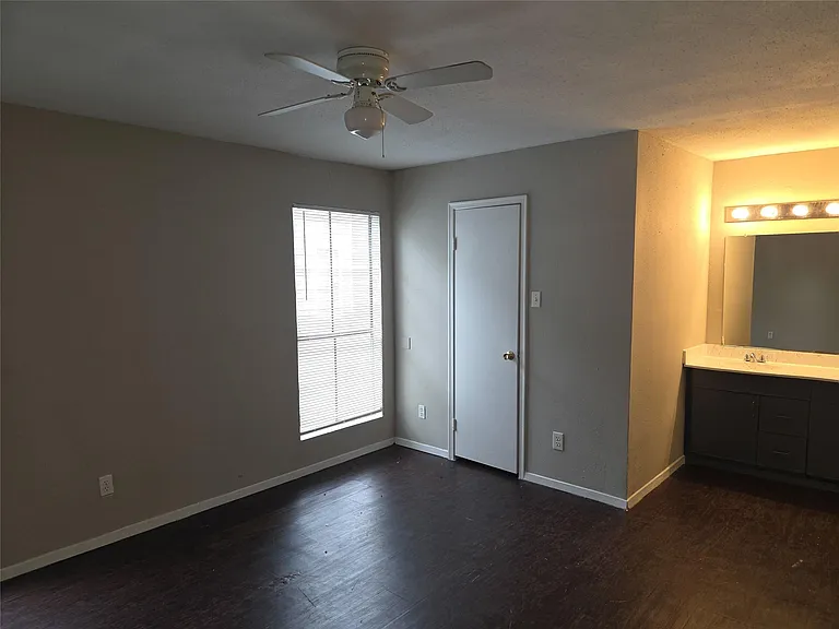 7200 T C Jester Blvd #1401 — Photo 12