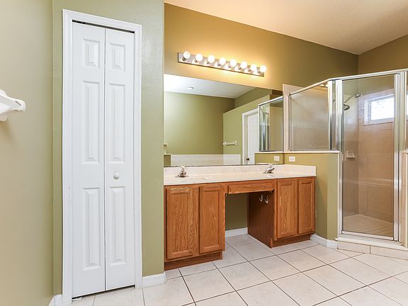 3rd image of 1013 Beaconsfield Ct