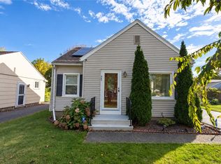 869 Whitlock Rd, Rochester, NY 14609