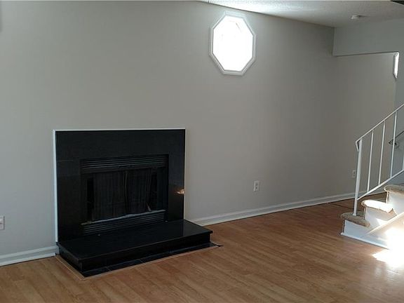 4th image of 1701 Sunshine Ct