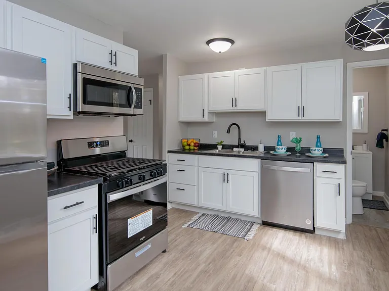 3004 Nichols Rd — Photo 4