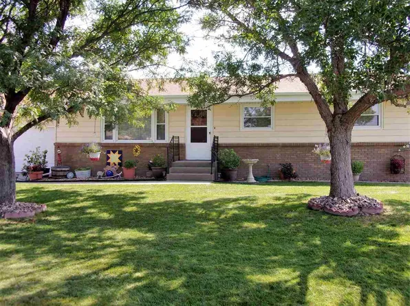 2103 Westridge Dr, Ogallala, NE 69153