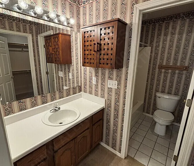 2538 W Houston St — Photo 11