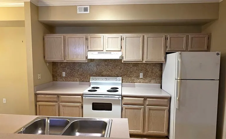 5618 Pinnacle Heights Cir #211 — Photo 14