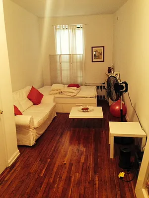 Rented by Eric Goodman Realty Corp | media 18