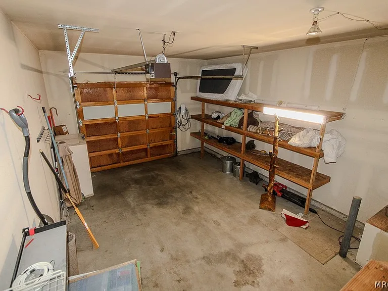 494 Wabash Ln — Photo 22