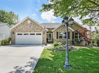 906 Chaderic Ct, Edwardsville, IL 62025