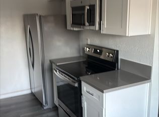 326 W Queen St #13, Inglewood, CA 90301