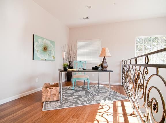 3rd image of 2400 Magnolia Ave