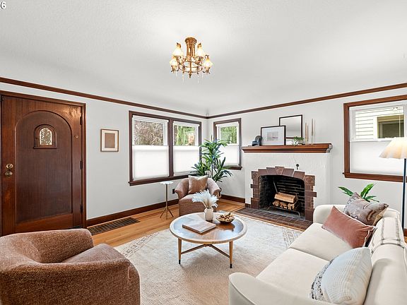 3rd image of 5615 NE 14th Ave