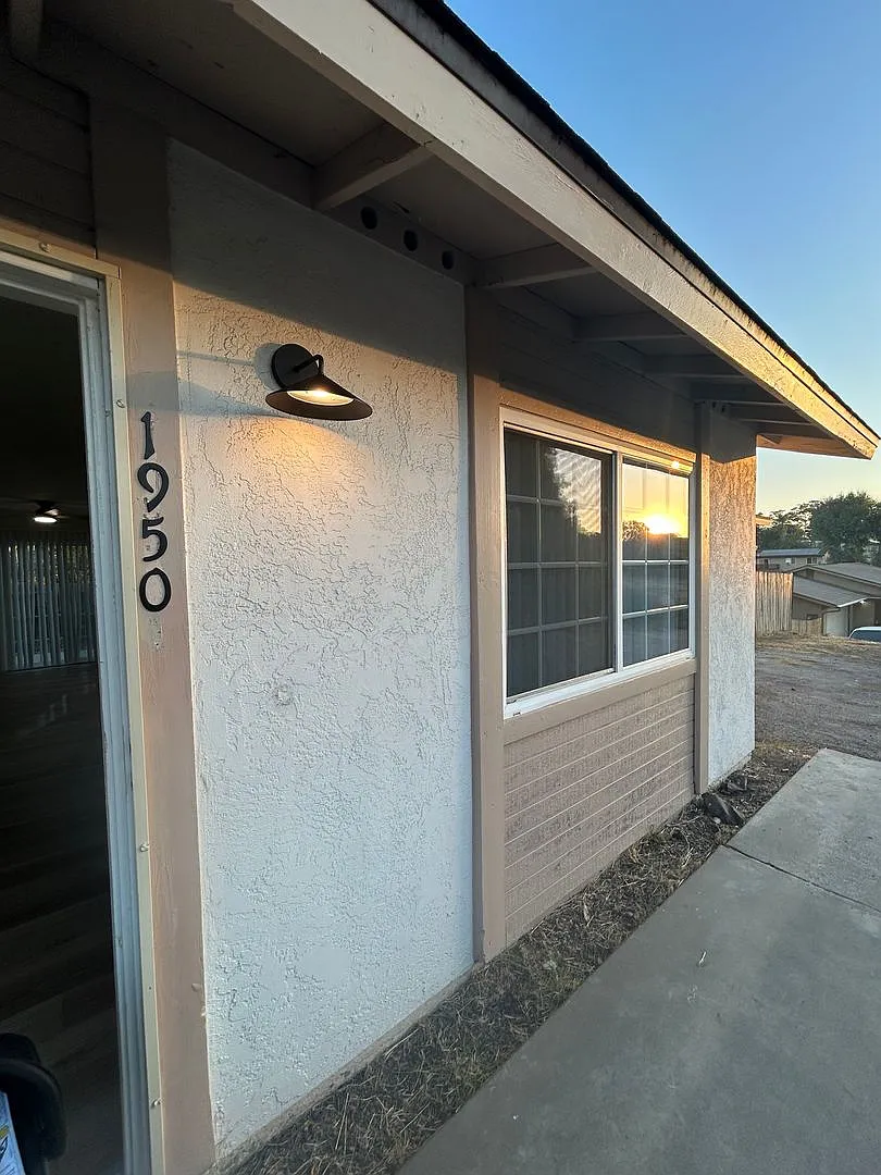 Charming Renovated 3 Bedroom/2 Bath Single Story Home! La Mesa! $3,500 — Photo 2