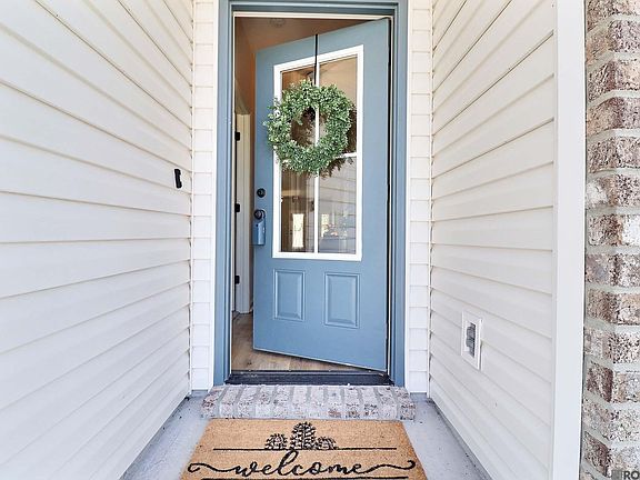 2nd image of 2909 Palatine Pl