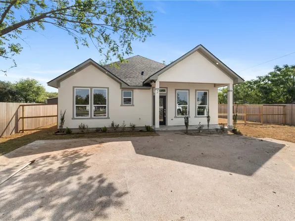 2805 Clarks Ln, Bryan, TX 77808