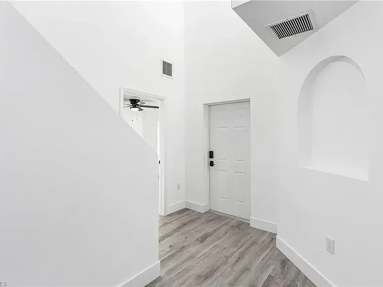 306 Shadow Lakes Dr — Photo 2