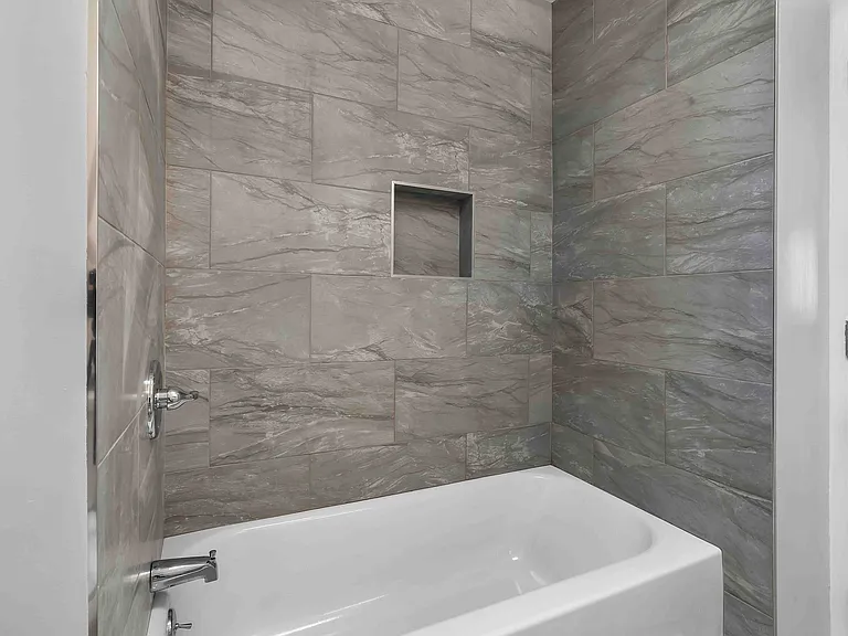 Moorpark Lofts — Photo 24