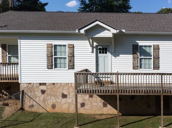 161 Hamilton Ave, Lenoir City, TN 37771